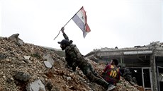Syrská armáda vytlačuje povstalce z východního Aleppa (5. prosince 2016)