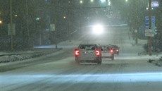 Sněžení komplikovalo dopravu v Jihlavě (30.11.2016)