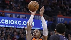 Russell Westbrook z Oklahoma City Thunder stílí v utkání proti New Orleans.