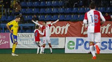 Slávistický útočník Milan Škoda se raduje ze vstřeleného gólu.