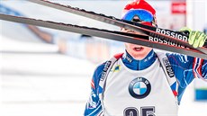 Michal Krmá v cíli sprintu ve slovinské Pokljuce