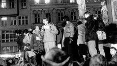 Listopad 1989 v Brn. Lidé vyrazili protestovat do ulic.