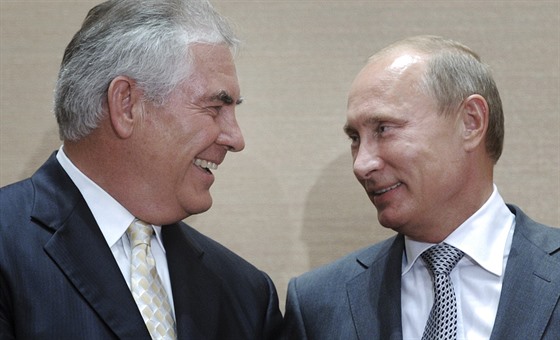 éf spolenosti Rex Tillerson a ruský prezident Vladimir Putin pi setkání v...