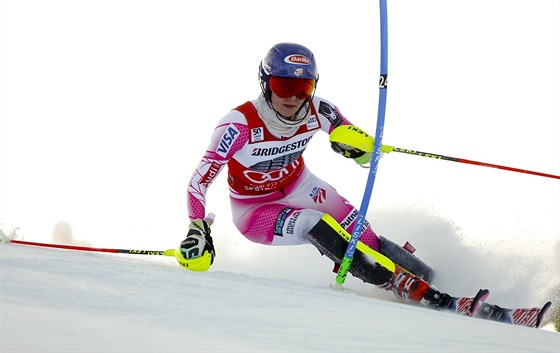 Mikaela Shiffrinová ve slalomu v Sestriere.