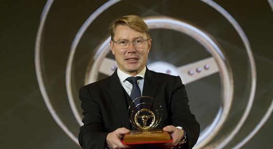 Dvojnásobný mistr svta formule 1 Mika Häkkinen získal  v Praze cenu Zlatý...