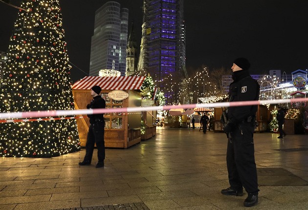 Němce děsí hrozba teroru na vánočních trzích, za týden zatkli tři strůjce útoků