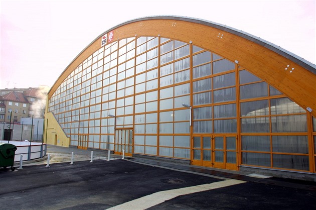 Přístupové lávky na chebský zimní stadion čeká oprava, dřevo nahradí ocel