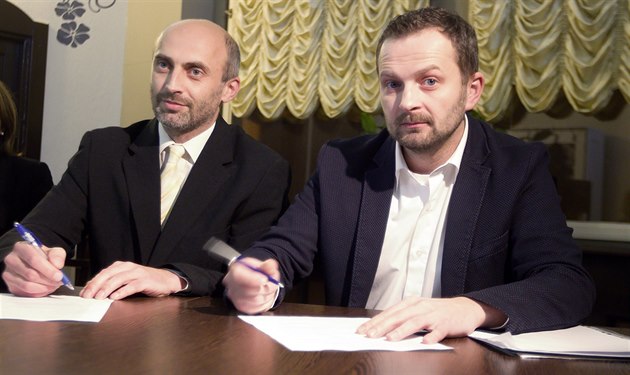Takto primátor Liberce Tibor Batthyány (vpravo) a Jan Korytá (vlevo)...