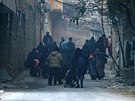 Ped intenzivními boji v Aleppu prchají tisíce lidí  (12. prosince 2016)