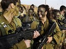 Vojaky z izraelského smíeného praporu Karakal v Negevské pouti (13. bezna...