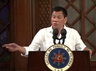 Jezdil jsem na motorce po mst a zabíjel zloince, chlubil se Duterte