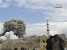 Syrská armáda bombarduje Aleppo (27. února 2014)