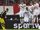 Nmeck Marco Reus a jeho pímý volný kop v utkání Borussie Dortmund proti Kölnu.