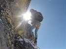 V HIMÁLAJÍCH. Laura Dahlmeierová a její relax - lezení po horách.