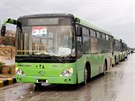 Autobusy čekaly na řízenou evakuaci obyvatel a povstalců z východního Aleppa. K...