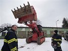 Pyrotechnici ve Vrbticch pouvali speciln upraven psov naklada, jedin...