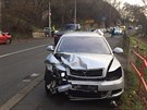 P�i �eln� sr�ce dvou osobn�ch aut se zranili t�i lid� a jedna �ena si v�n�...