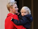 Monacká knna Charlene a její syn princ Jacquese (Monako, 14. prosince 2016)