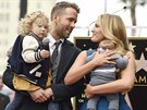 Ryan Reynolds, Blake Lively a jejich dcery (Los Angeles, 15. prosince 2016)