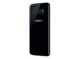 Provedení Black Pearl je u sedmou barevnou verzí vrcholného samsungu. Uvádní...