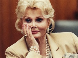 Zsa Zsa Gaborová (Beverly Hills, 1. kv�tna 1990)