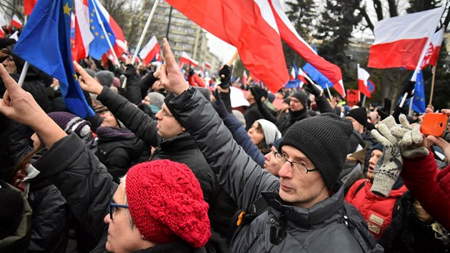 Demonstrace za svobodn mdia ped polskm Sejmem (18. prosince 2016)