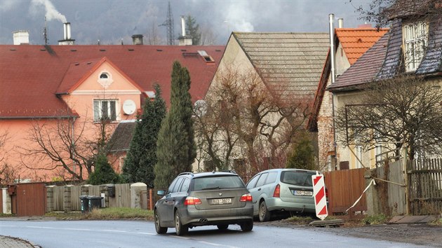 Obyvatel Hornho Jietna se lta brn tomu, aby jejich msto vymazala z mapy rypadla ta.  Domy prodat odmtaj. Nkte ale podlehli nabdkm podnikatel, kte domy skupuj.