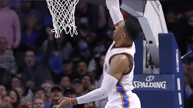 Russell Westbrook z tmu Oklahoma City Thunder v akci.