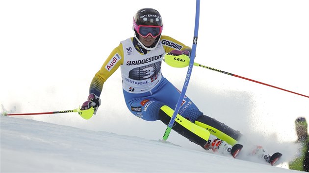 Frida Hansdotterov ve slalomu v Sestriere.