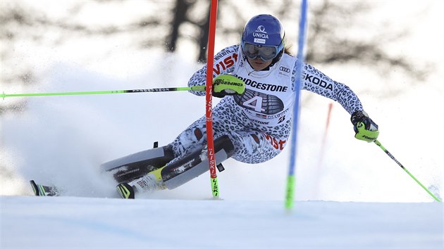 Veronika Velez Zuzulov ve slalomu v Sestriere.