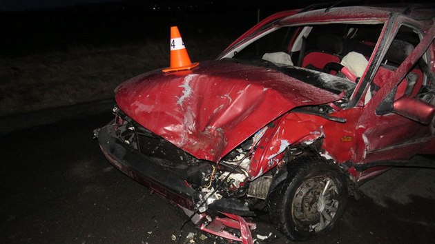 Pi eln srce dvou aut na Perovsku byli vn zranni dva idii a dv spolujezdkyn.