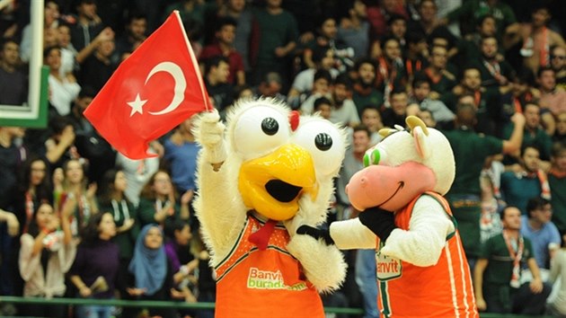 Maskoti tureckho basketbalovho klubu Banvit bhem domcho utkn