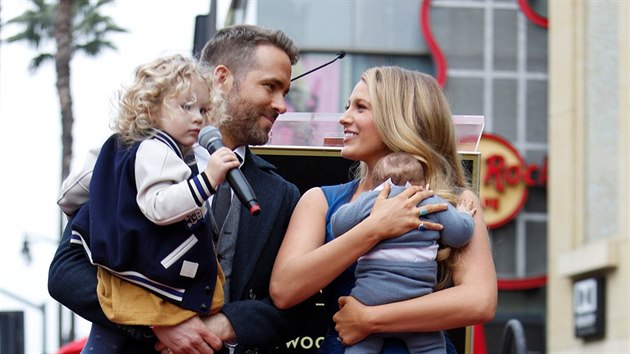Ryan Reynolds, Blake Lively a jejich dcery (Los Angeles, 15. prosince 2016)