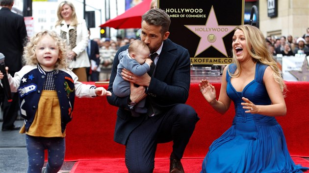 Ryan Reynolds, Blake Lively a jejich dcery (Los Angeles, 15. prosince 2016)