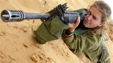 Cviení izraelského smíeného praporu Karakal v Negevské pouti (17. listopadu...