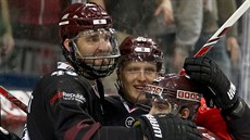 Hokejisté Sparty slaví jeden z gól do sít Bernu v Lize mistr. Miroslav...