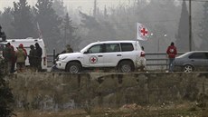 Vozidla Červeného kříže v evakuovaném Aleppu (16.12.2016)
