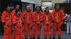 Posádka STS-95, John Glenn uprosted