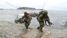 Vylodění švédských vojáků během cvičení Swenex 2016
