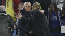SOUBOJ GENERACÍ. Claudio Ranieri se po utkání Leicesteru proti Manchesteru City...