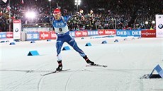 eský biatlonista Michal Krmá projídí cílem sprintu v Novém Mst na Morav.