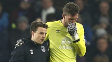 Maarten Stekelenburg, branká Evertonu, se zranil v duelu s Liverpoolem.