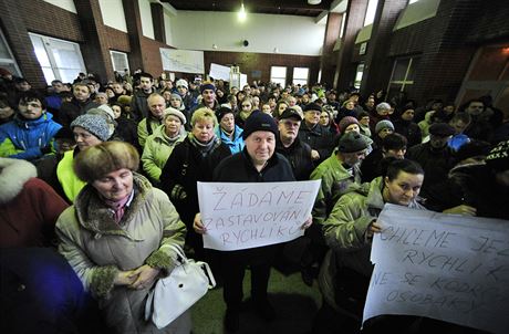 Na konci prosince proti zruení zastavování rychlík v Kianov na nádraí protestovaly desítky lidí. V polovin ervna dostanou své vlaky zpt.