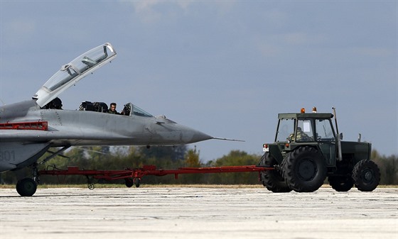 MiG-29 na srbsko-ruských manévrech nedaleko Blehradu (13. íjna 2016)