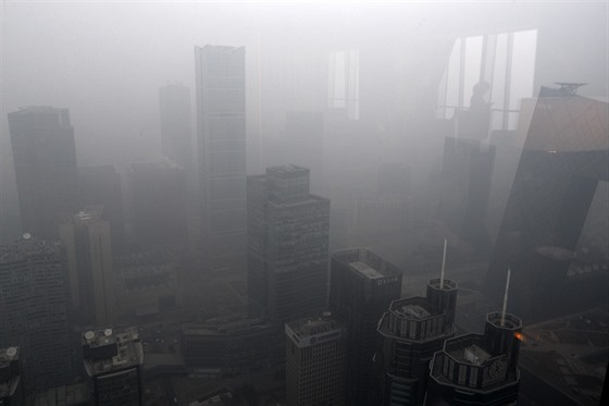 Obyvatele čínských metropolí trápí znečištění vzduchu