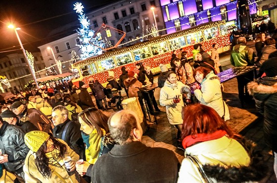 Vánoní trhy v Brn lákají tisíce lidí denn. Návtvníci si pochvalují...
