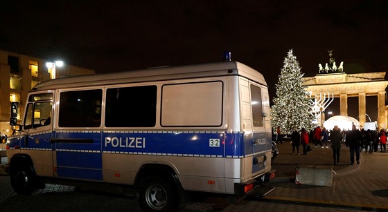 Nmecká policie v Berlín (27. prosince 2016).