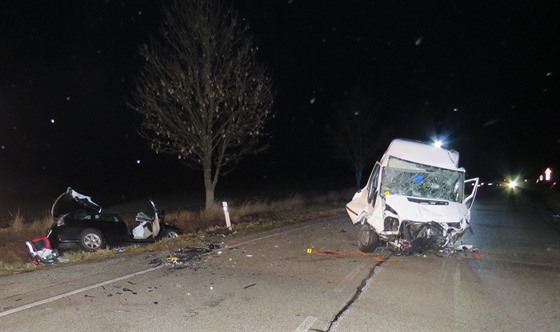 Při dopravní nehodě u Jezdovic na Jihlavsku se zranilo šest lidí. Opilý řidič...