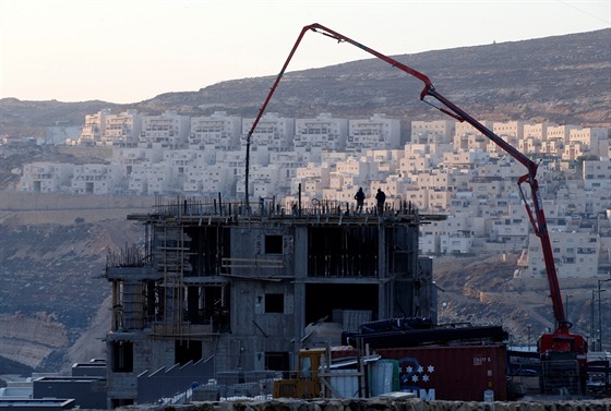 Výstavba idovské osady Giv'at Ze'ev na okupovaném palestinském území (22....