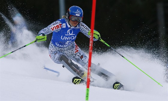 Veronika Velez Zuzulov ve slalomu v Semmeringu.